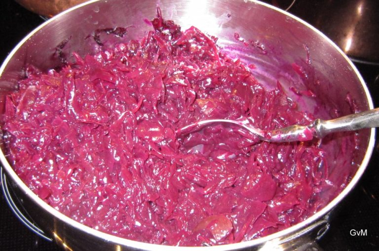 Gebratene Bauernente Mit Blaukraut Und Serviettenknödel – Gudrun Von ...